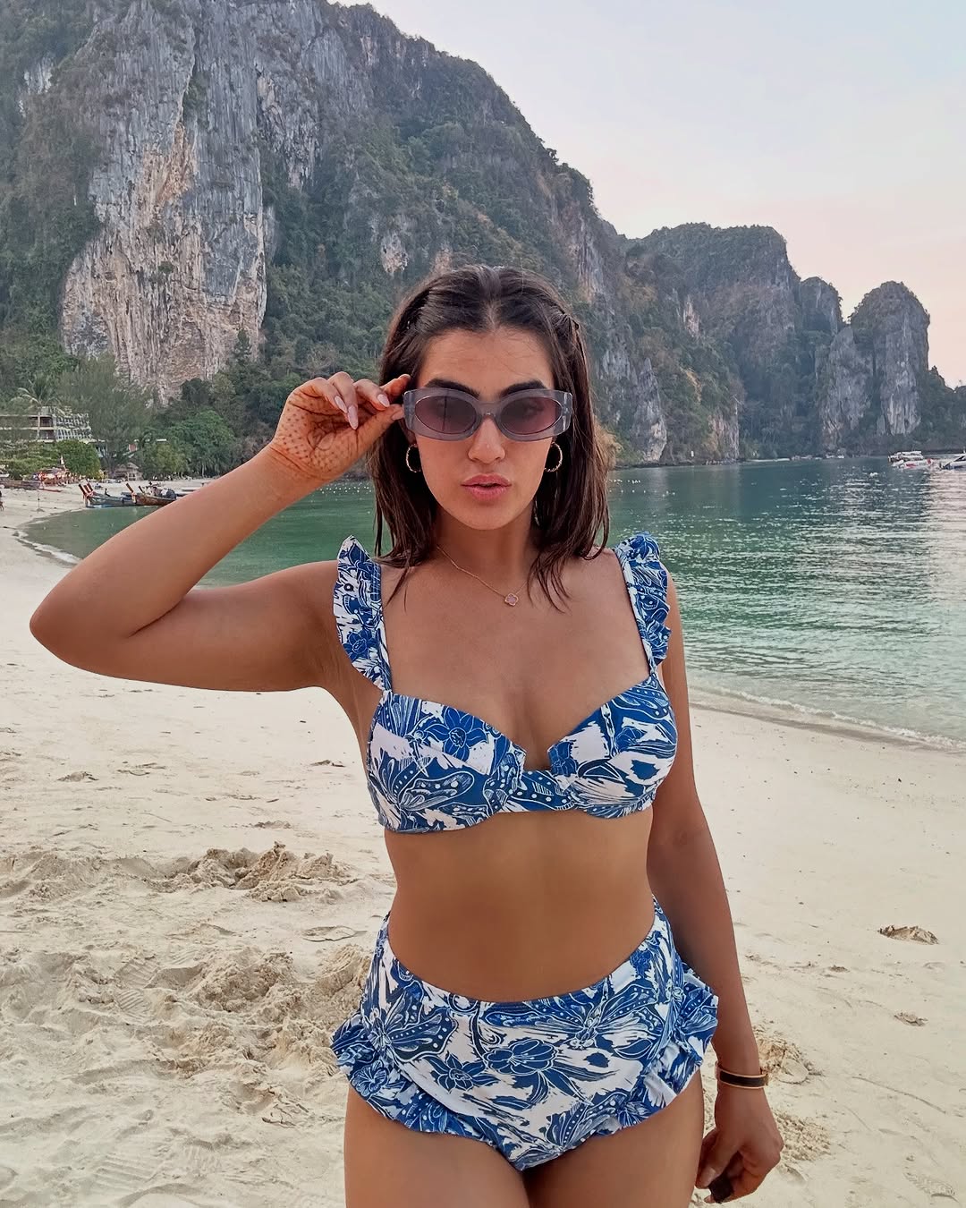 kavya thapar